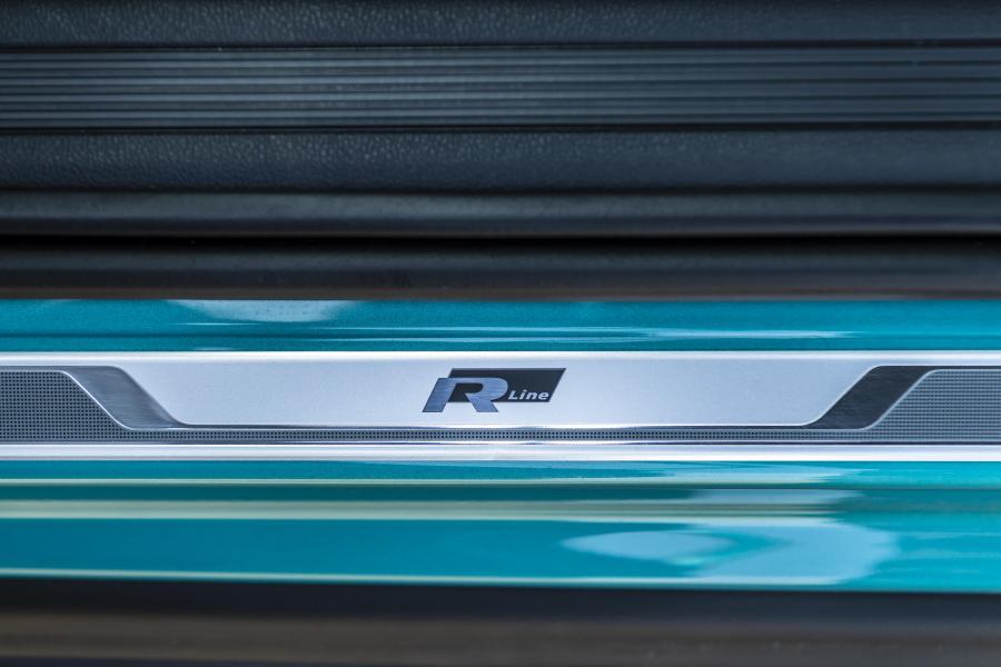 Детали интерьера Volkswagen T-Cross R-Line 2019 года  (UK) (фото 14 из 19)